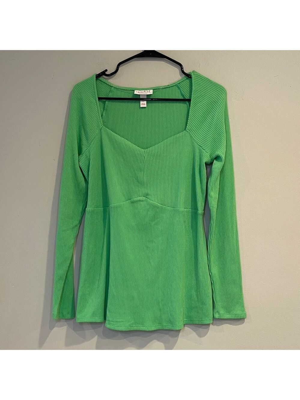 NWOT Isabel Vibrant Green Long Sleeve Top Size L